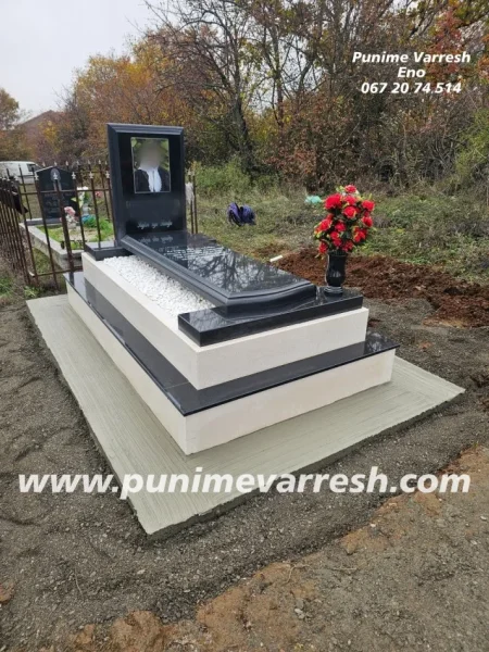 Tirane, shes Punime Varresh Graniti Me Pikture - Varrezat e Hasit 4.500 €