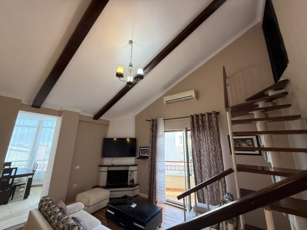 Tirane, jepet me qera apartament 1+1+Ballkon Kati 5, 100 m² 550 € (Eleonora)