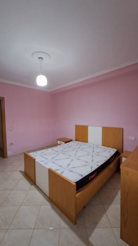 Tirane, jepet me qera apartament 2+1+Ballkon , 95 m² 500 € (Astir)