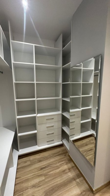 Xhamllik, Ish Profarma, jepet 2+1 e Mobiluar,Kati 6, 115 m² 700 € (Rruga Xhanfize Keko, Tirane)