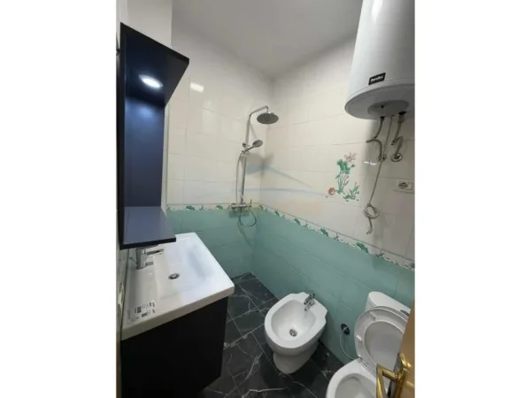 Tirane, shitet apartament 2+1+Ballkon Kati 1, 102 m² 173.000 € (Unaza e Re)