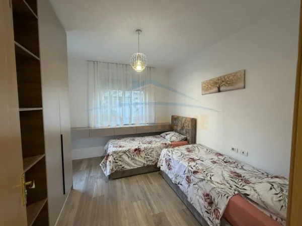 Tirane, shitet apartament 2+1+Ballkon Kati 1, 102 m² 173.000 € (Unaza e Re)
