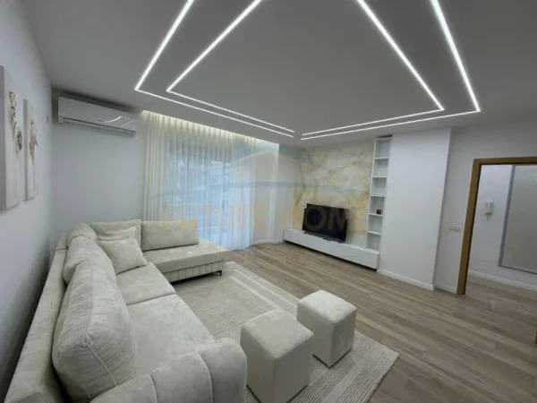Tirane, shitet apartament 2+1+Ballkon Kati 1, 102 m² 173.000 € (Unaza e Re)