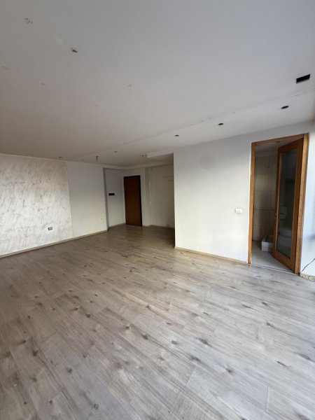 Tirane, shes ambjent biznesi Kati 1, 42 m² 150.000 € (Islam Alla)