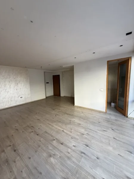 Tirane, shes ambjent biznesi Kati 1, 42 m² 150.000 € (Islam Alla)