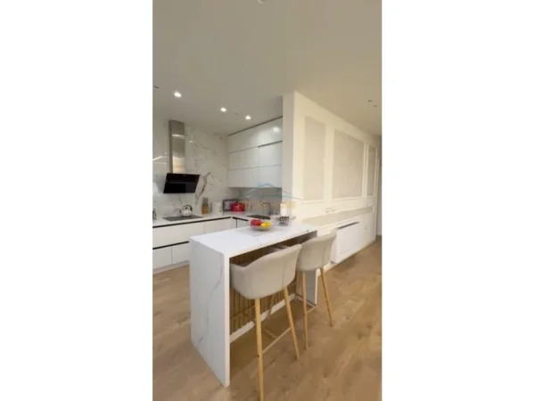 Tirane, shitet apartament 3+1+Ballkon Kati 3, 210 m² 445.000 € (KOPEHTI ZOOLOGJIK)