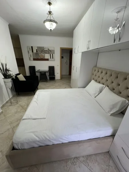 Tirane, jepet me qera apartament Kati 3, 40 m² 500 € (ish stacioni i trenit)