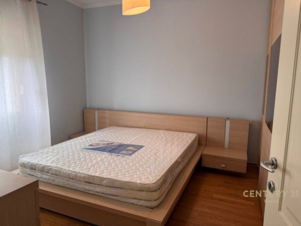 Tirane, jepet me qera apartament 2+1 Kati 7, 95 m² 600 € (Mine Peza)