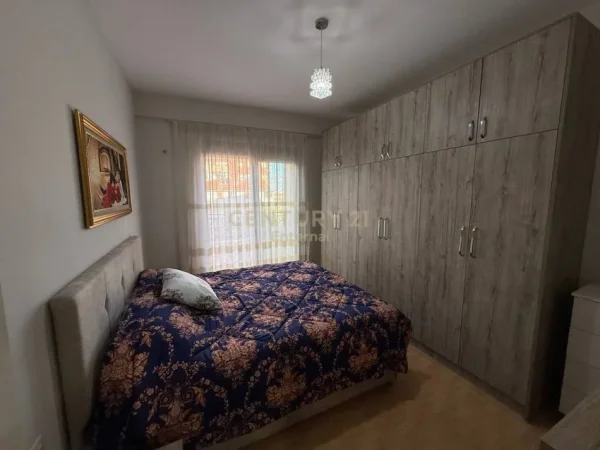 Tirane, jap me qera apartament 2+1 Kati 2, 90 m² 600 € (Sheshi Eleonora)