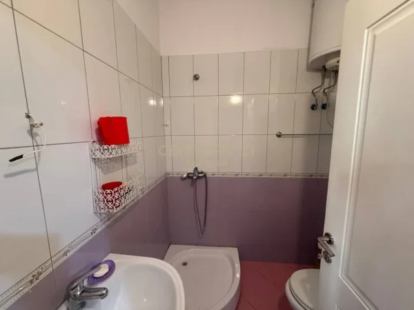 Tirane, jap me qera apartament 2+1 Kati 2, 90 m² 600 € (Sheshi Eleonora)