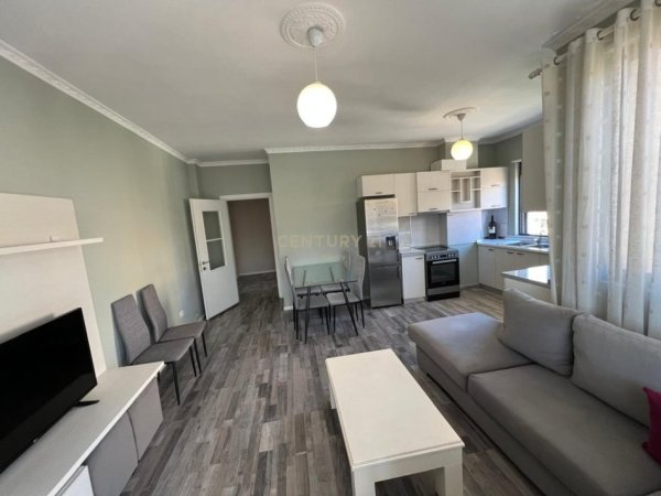 Tirane, jepet me qera apartament 2+1 Kati 2, 85 m² 550 € (Tregu elektrik)