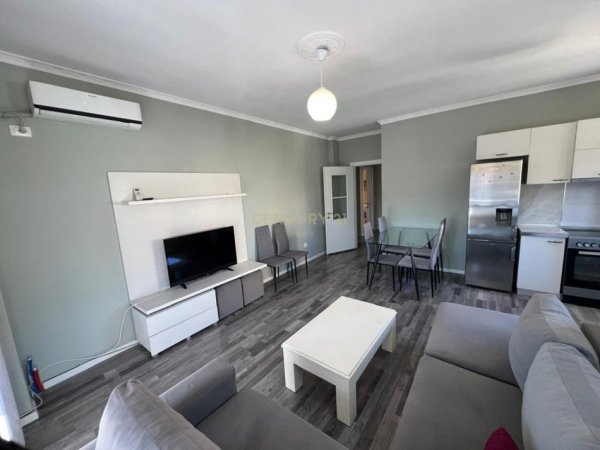 Tirane, jepet me qera apartament 2+1 Kati 2, 85 m² 550 € (Tregu elektrik)
