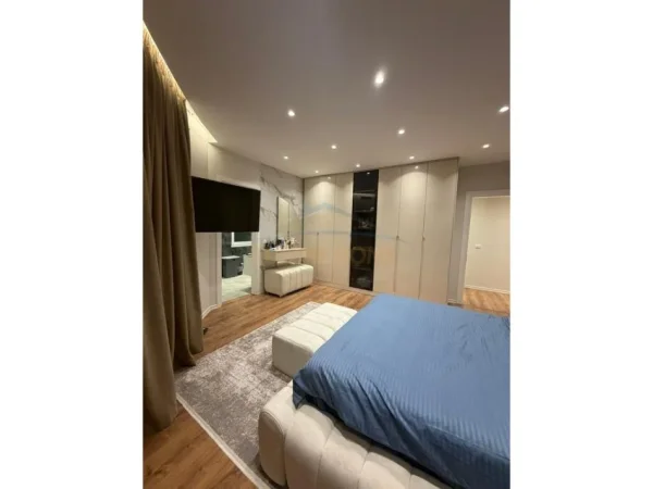 Tirane, shitet apartament 3+1+Ballkon Kati 2, 149 m² 400.000 € (LIQENI I THATE)
