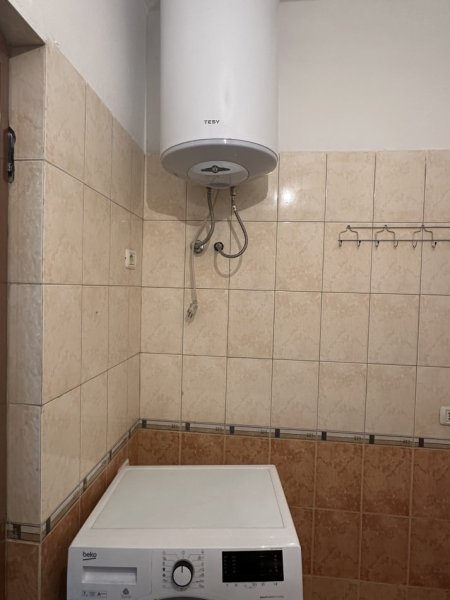 Tirane, jepet me qera apartament 1+1 Kati 4, 77 m² 300 € 