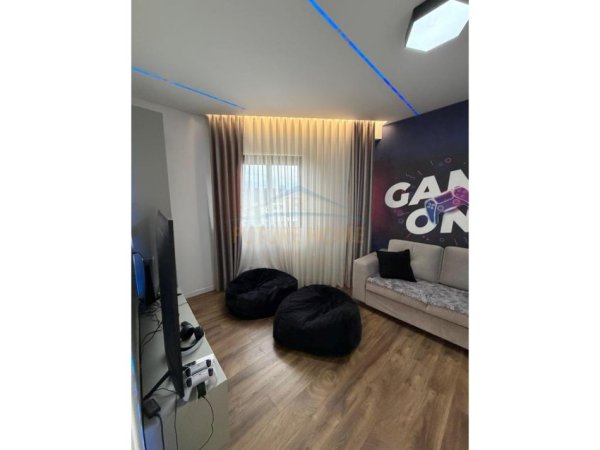 Tirane, shitet apartament 3+1+Ballkon Kati 3, 123 m² 255.000 € (UNAZA E RE)