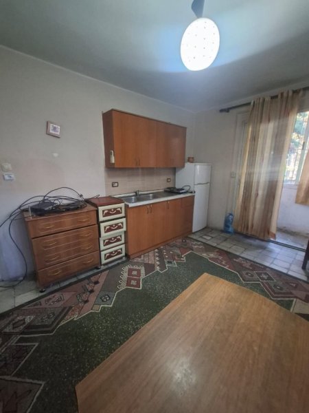Tirane, jepet me qera apartament 2+1 Kati 2, 70 m² 310 € (rruga ferit xhajko)