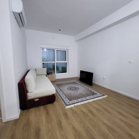 Tirane, jepet me qera apartament 2+1+Ballkon Kati 3, 80 m² 550 € (Kompleksi Kadiu)