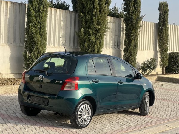 TOYOTA YARIS 1.4 NAFTE 👉 2008 👈 kambio MANUALE - 4.100 €