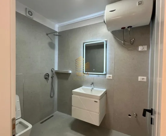 Tirane, shitet apartament 2+1+Ballkon Kati 4, 65 m² 118.000 € (Porcelan)