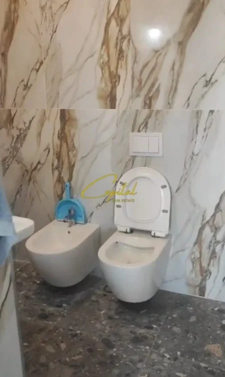 Tirane, jepet me qera zyre Kati 1, 62 m² 620 € (RRUGA MINE PEZA)