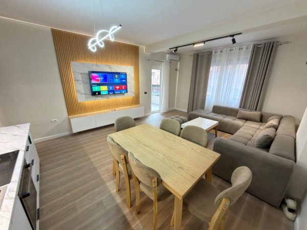 Tirane, jepet me qera apartament 2+1 Kati 2, 101 m²