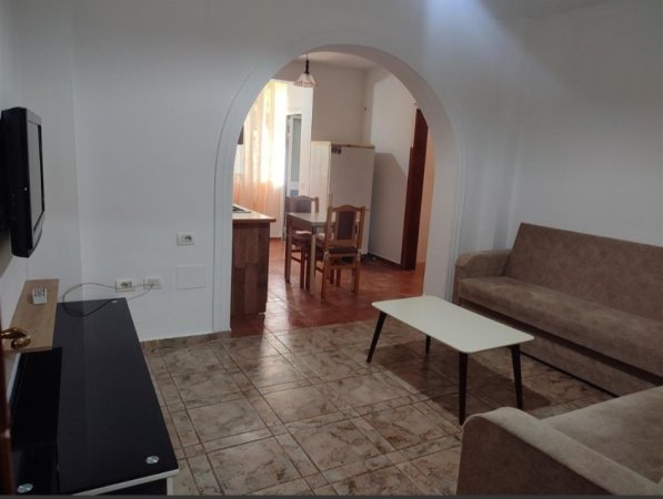 Tirane, jepet me qera Vile 1+1 Kati 1, 70 m² (Pran KMY ,Laprak)