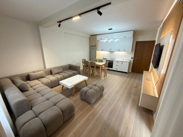 Tirane, jepet me qera apartament 2+1 Kati 2, 101 m²