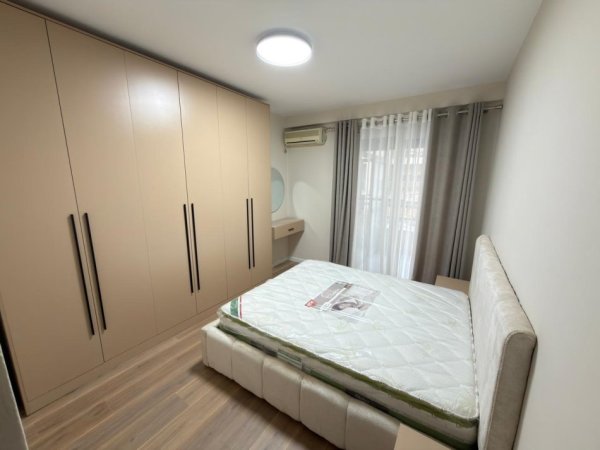 Tirane, jepet me qera apartament 2+1 Kati 2, 101 m²