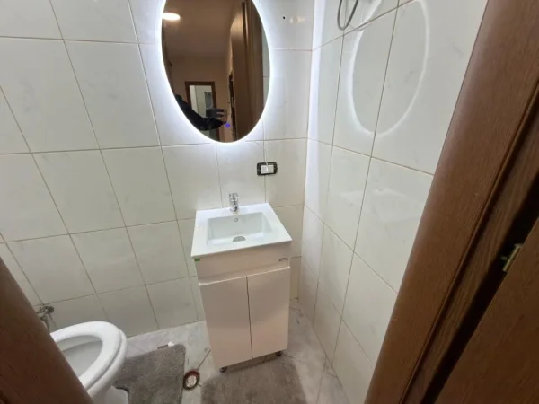 Tirane, jepet me qera apartament 2+1 Kati 2, 101 m²