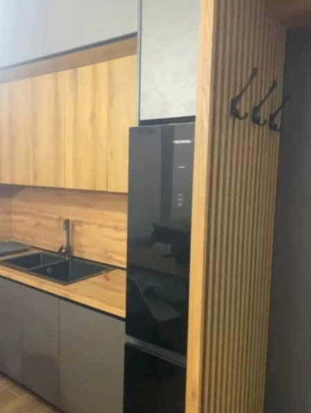 Tirane, jepet me qera apartament 1+1+Ballkon , 65 m² 800 € (Rruga Faik Tërnova)