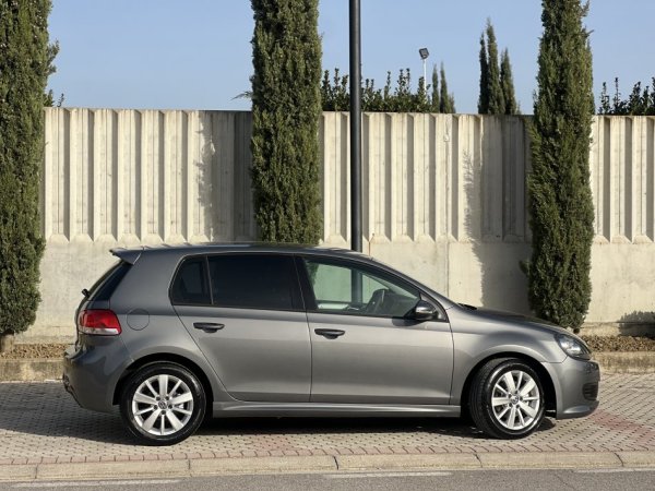 VW GOLF VI - 1.6 NAFTE 👉 2012 👈 kambio MANUALE -  R LINE 5.900 €
