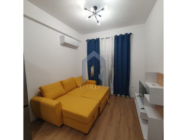 Tirane, jepet me qera apartament 1+1 Kati 2, 50 m² 450 € (Rruga "Ali Demi")