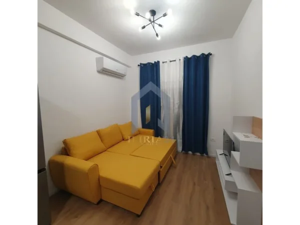 Tirane, jepet me qera apartament 1+1 Kati 2, 50 m² 450 € (Rruga "Ali Demi")