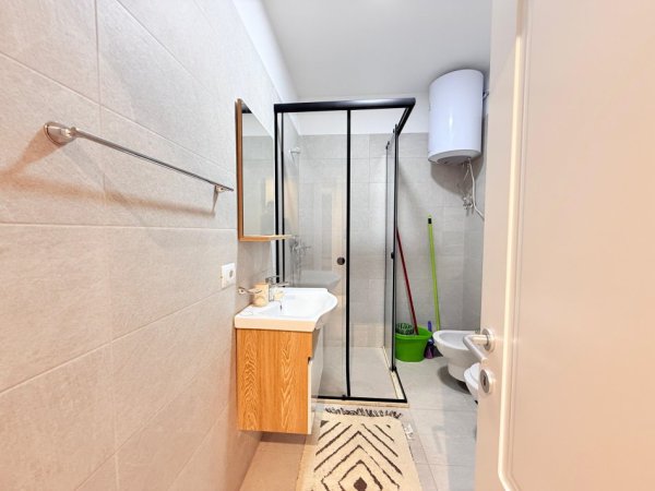 Tirane, shitet apartament 2+1 Kati 4, 149.500 € (Ish Fusha e Aviacionit, Kompleksi Turdiu)