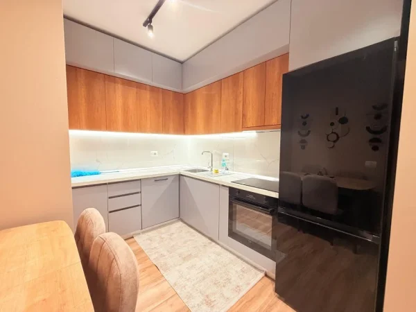 Tirane, shitet apartament 2+1 Kati 4, 149.500 € (Ish Fusha e Aviacionit, Kompleksi Turdiu)