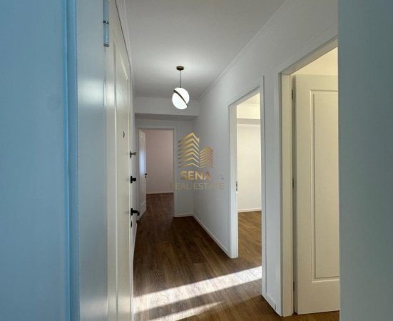 Tirane, shitet apartament 1+1+Ballkon Kati 4, 52 m² 95.000 € (Rruga Xhanfize Keko)