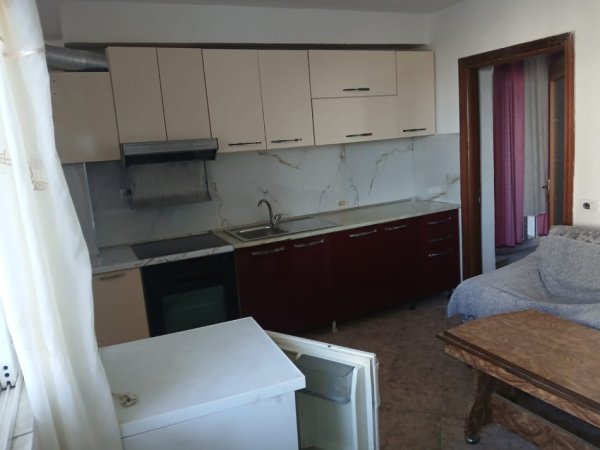 Tirane, jepet me qera apartament 1+1 Kati 1, 60 m² 250 € 