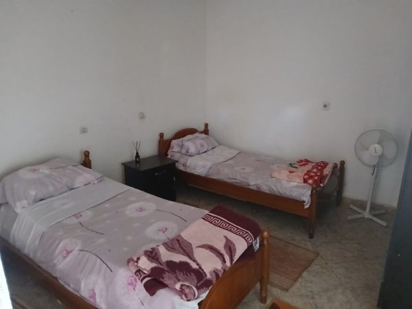 Tirane, jepet me qera apartament 1+1 Kati 1, 60 m² 250 € 