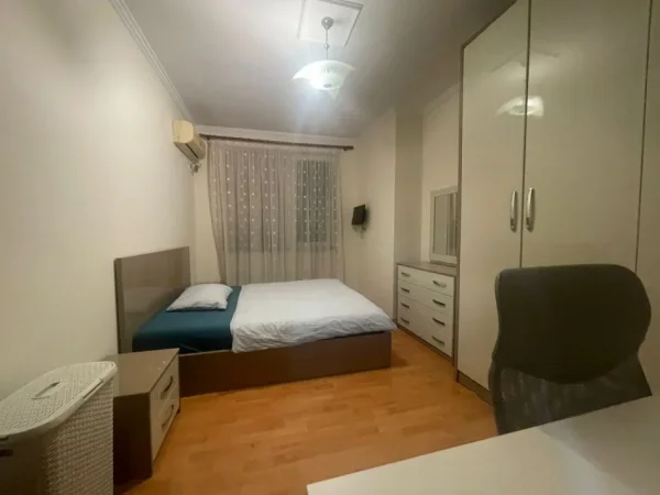 APARTAMENT  1+1 ME QIRA TE ISH EKSPOZITA   500 € (Ish Ekspozita)