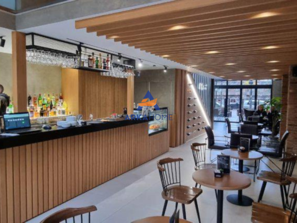 Tirane, jepet me qera ambjent biznesi Kati 0, 136 m² 1.350 € 