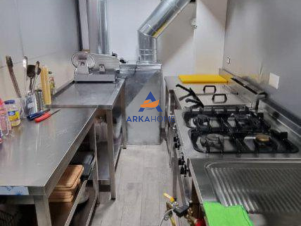 Tirane, jepet me qera ambjent biznesi Kati 0, 136 m² 1.350 € 