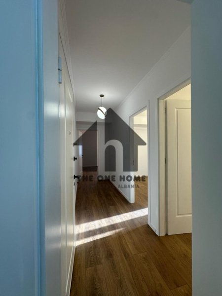 Tirane, shitet apartament 2+1+Ballkon Kati 4, 65 m² 118.000 € (Rr Kongresi Manastirit)