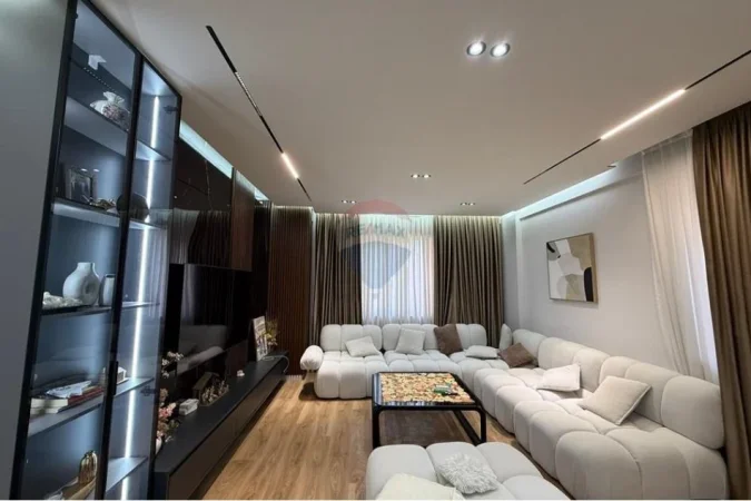 Tirane, shes apartament 3+1+Aneks+Ballkon Kati 2, 176 m² 251.700 € (Rruga Mikel Maruli)