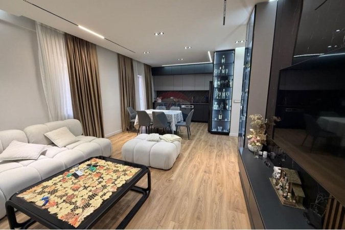Tirane, shes apartament 3+1+Aneks+Ballkon Kati 2, 176 m² 251.700 € (Rruga Mikel Maruli)