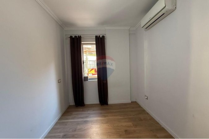 Tirane, shes apartament 3+1+Aneks+Ballkon Kati 2, 176 m² 251.700 € (Rruga Mikel Maruli)