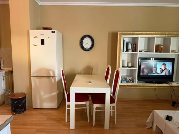 Tirane, jepet me qera apartament 1+1+Ballkon Kati 9, 74 m² 450 € (Besim Alla)