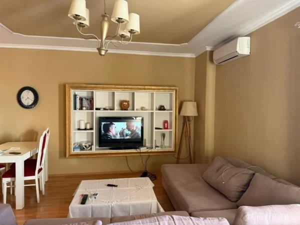 Tirane, jepet me qera apartament 1+1+Ballkon Kati 9, 74 m² 450 € (Besim Alla)