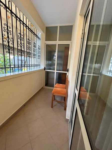 Tirane, jepet me qera apartament 2+1+Ballkon Kati 2, 100 m² 650 € (Vasil Shanto)
