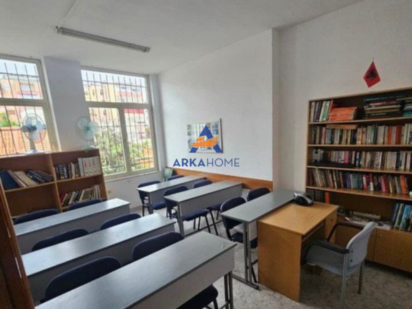 Tirane, jepet me qera Kati 2, 190 m² 1.100 € 