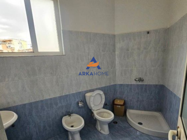 Tirane, jepet me qera Kati 2, 190 m² 1.100 € 